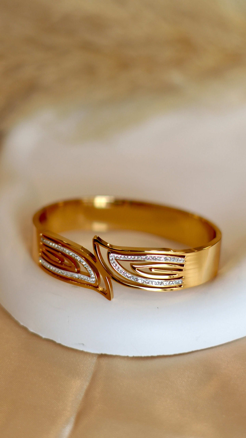 Beautiful Anti Tarnish Gold Bracelet - Occean By Soumali