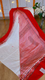 Complete layout of off-white cotton Bomkai saree showing the matching unstitched crimson red blouse piece