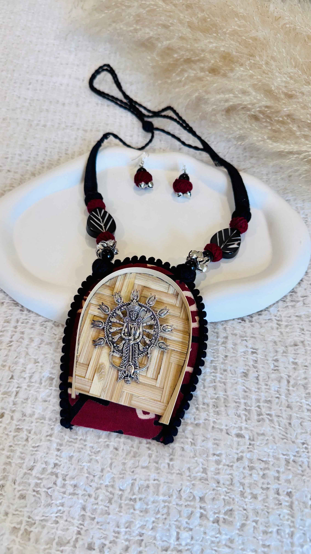 The Durga Kulo Handcrafted Necklace Set: A Wearable Piece of Bengal