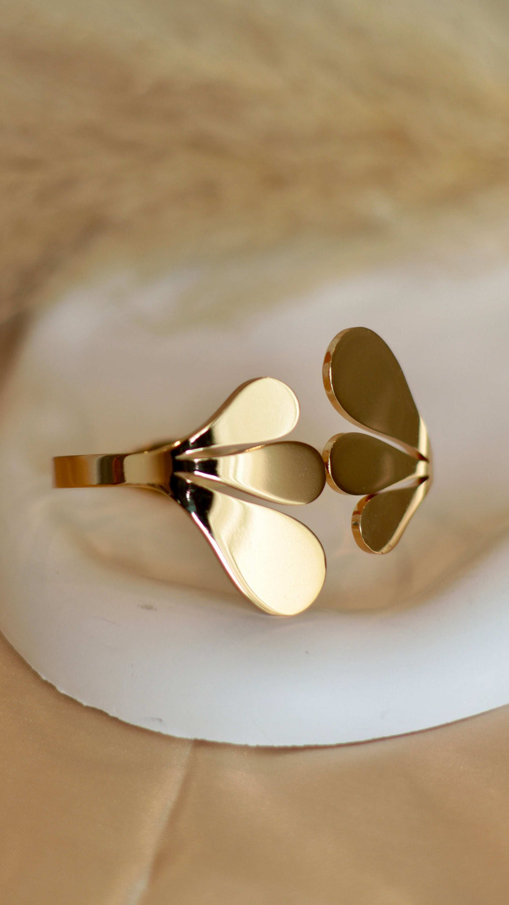 Petals Elegant 18K Gold Plated Anti-Tarnish Clover Bangle - Occean By Soumali