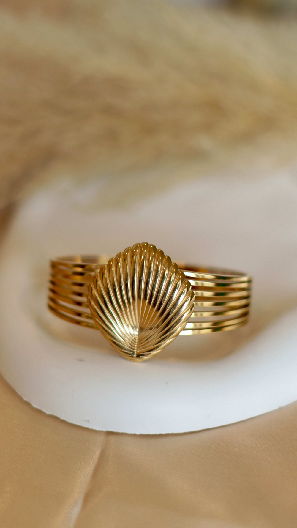 Elegant Anti-Tarnish Shell Bracelet for Evening Parties - Occean By Soumali