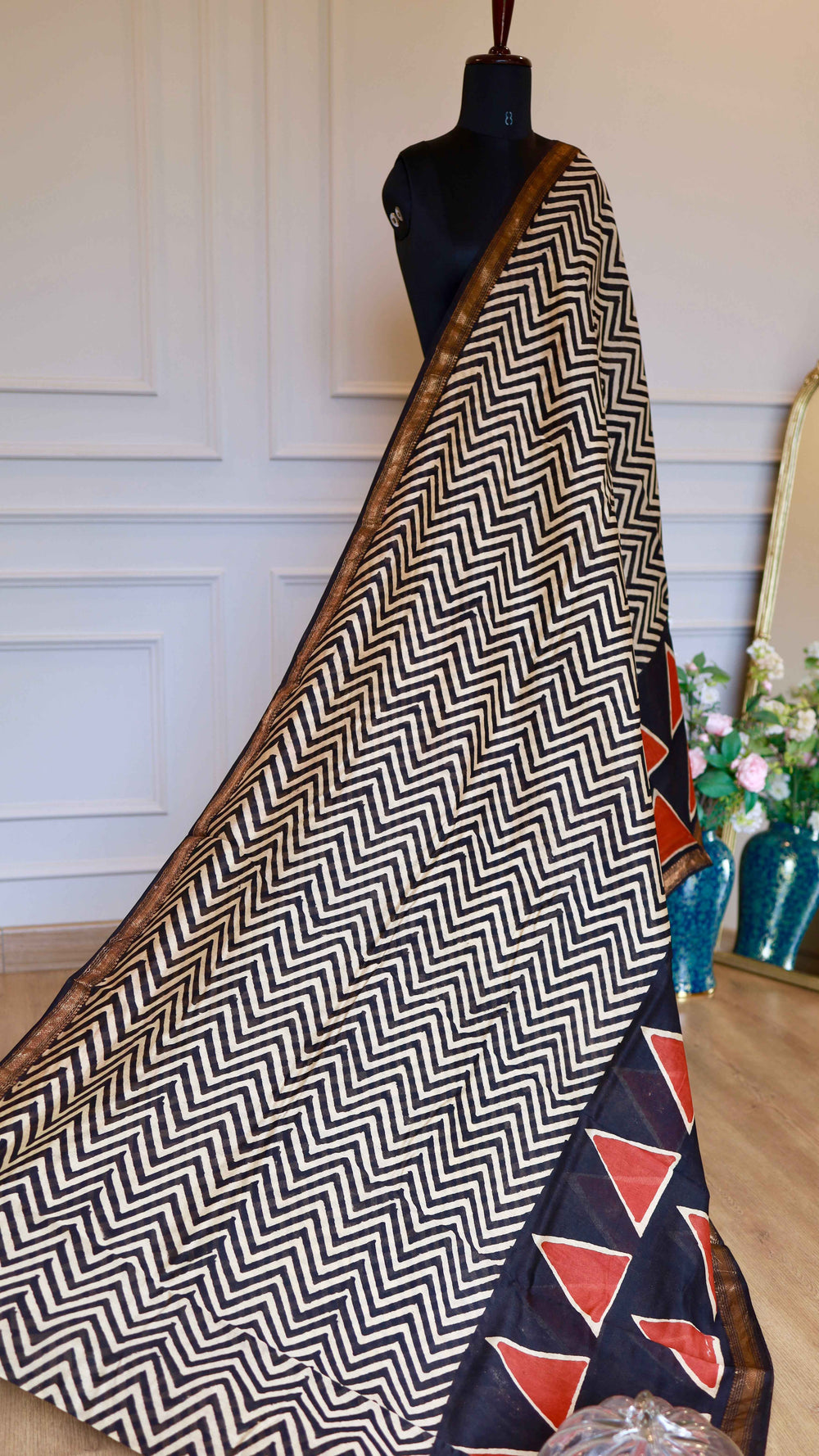 Maheshwari Handblock Printed Silk Saree in Black & Rust Leheriya