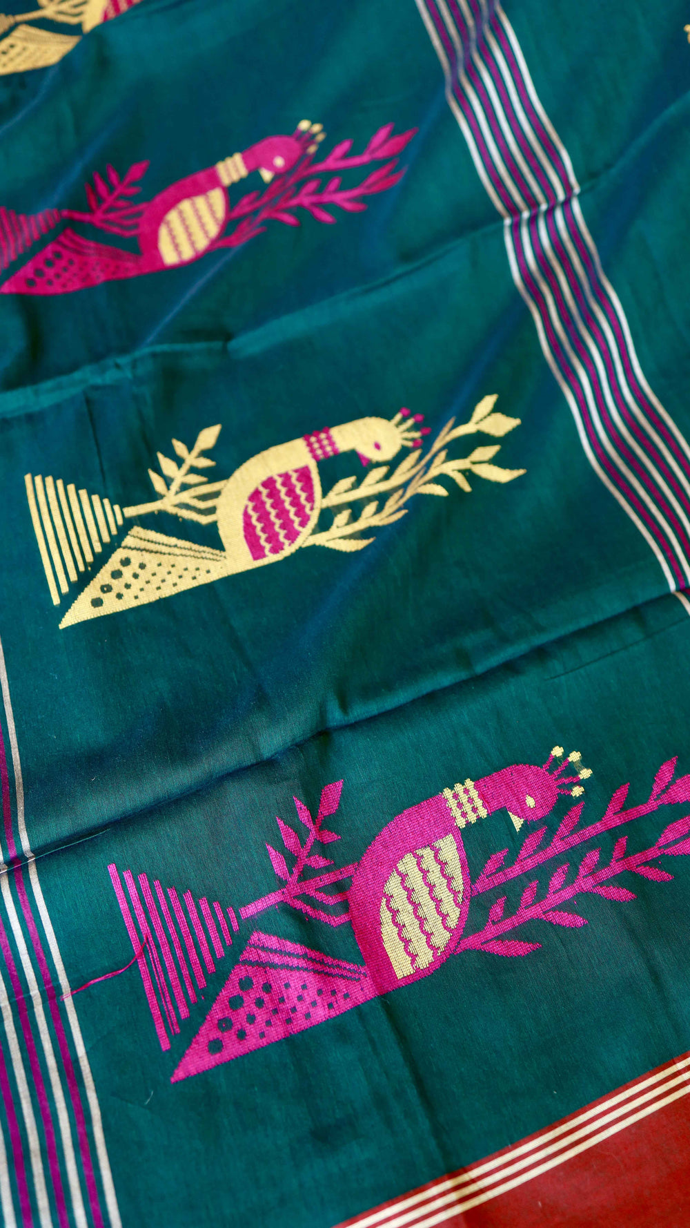 Bottle Green Handwoven Khadi Cotton Saree with Traditional Peacock Jamdani Weave (Includes Blouse Piece)
