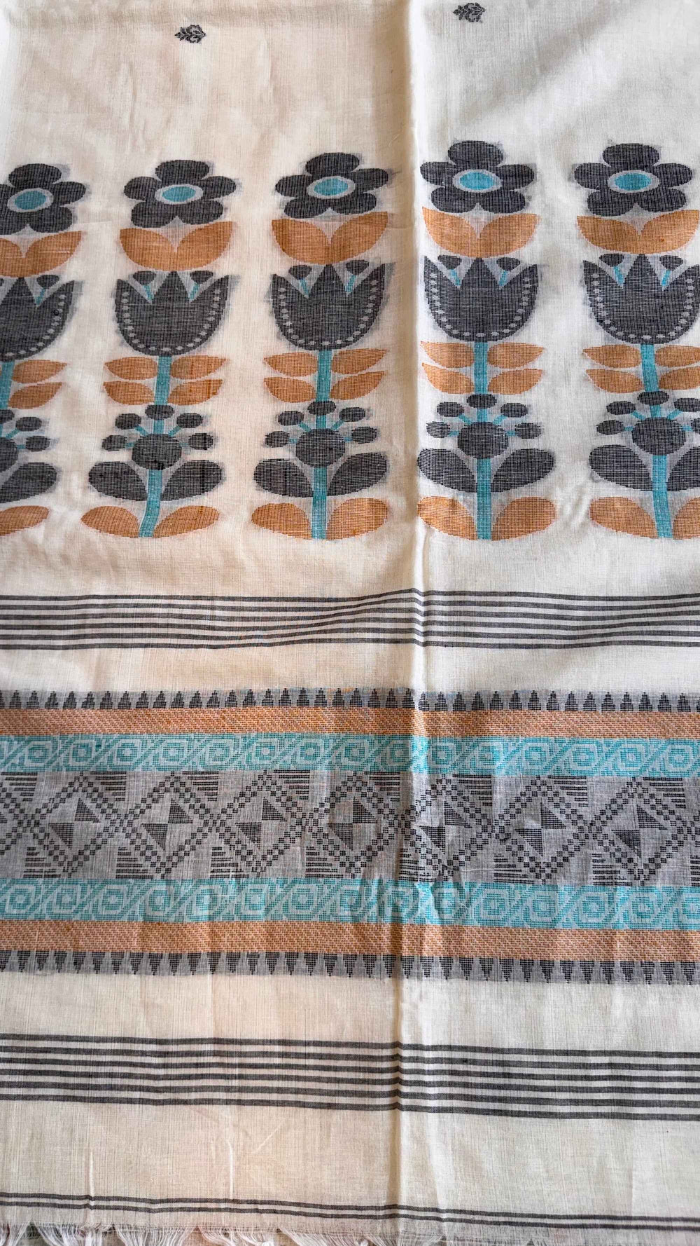 Midnight Bloom: Hand-Woven Charcoal Grey Pure Bengal Khadi Jamdani