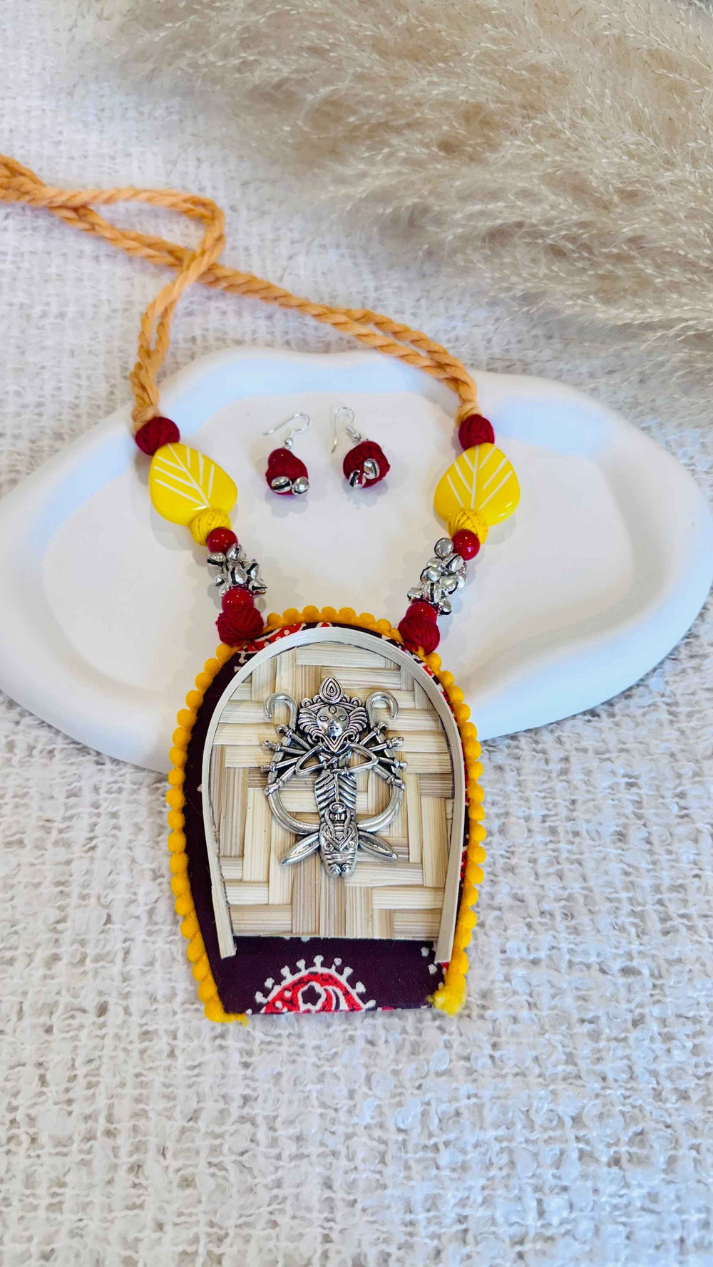 The Durga Kulo Handcrafted Necklace Set: A Wearable Piece of Bengal