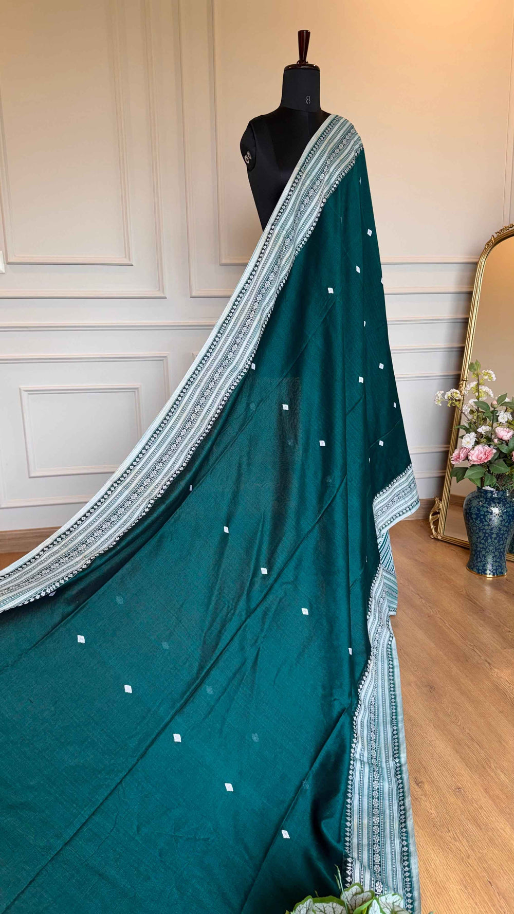 Deep Emerald Handloom Cotton Saree with Intricate White Thread Work