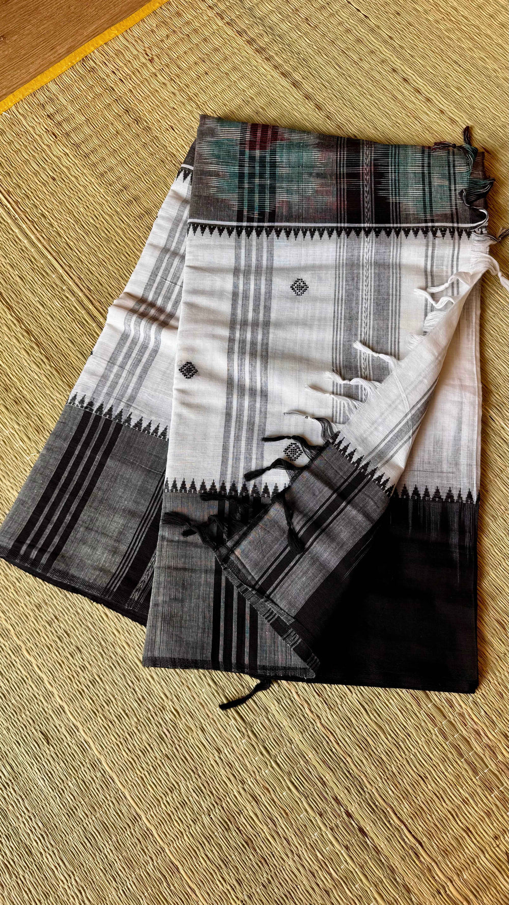 Dhonekhali Handloom Cotton Saree in Monochromatic Ikkat Print - TITAFU