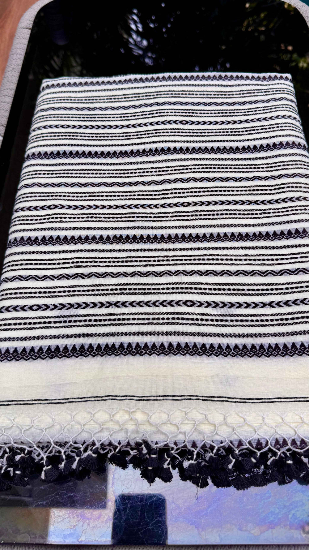 Handloom Cotton Saree with Black Geometric Thread Work – Cream | TITAFU