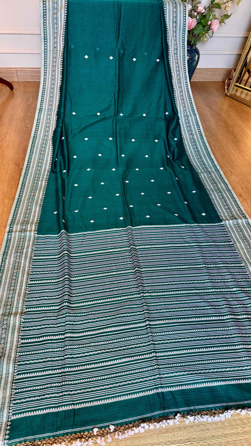 Deep Emerald Handloom Cotton Saree with Intricate White Thread Work