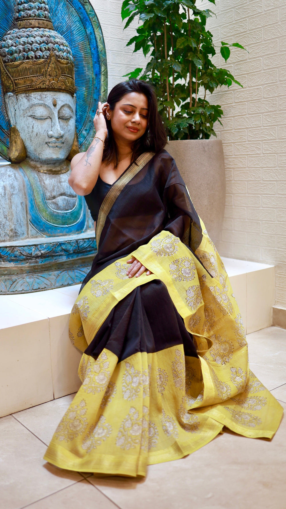 The Midnight Gilded Sun: A Masterpiece of Maheshwari Silk & Heritage Zari - TITAFU